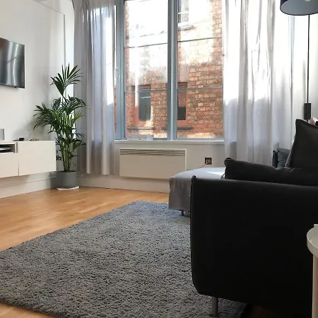 Modern, Large 2 Bedroom Duplex, Self Check-in يورك