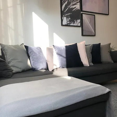 Modern, Large 2 Bedroom Duplex, Self Check-in